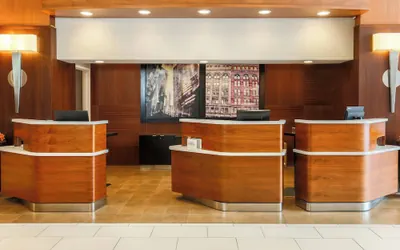 Photo 3 - Courtyard by Marriott Pittsburgh Downtown