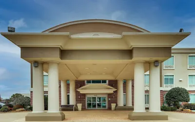 Holiday Inn Express & Suites Waxahachie by IHG
