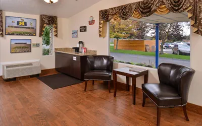 Photo 3 - Americas Best Value Inn & Suites Jackson, MI