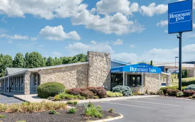 Photo 2 - Rodeway Inn Sharonville - Cincinnati North