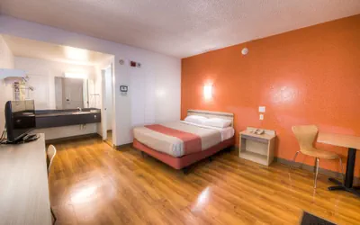 Photo 5 - Motel 6 Niantic, CT - New London