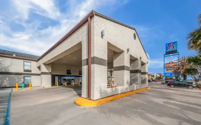 Motel 6 Laredo, TX - North I-35