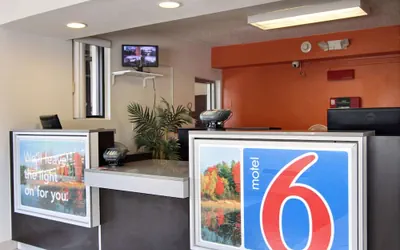 Photo 4 - Motel 6 Middleburg Heights, OH - Cleveland