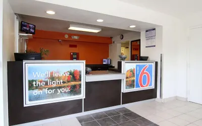 Photo 5 - Motel 6 Middleburg Heights, OH - Cleveland