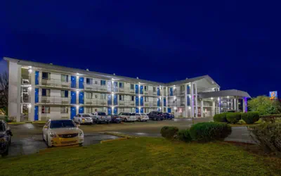 Photo 2 - Motel 6 Jackson, MS
