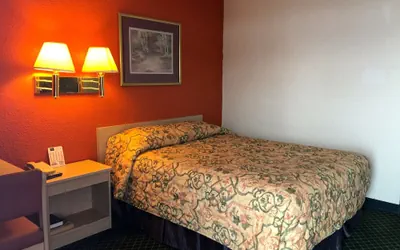 Photo 2 - QC Stay Inn