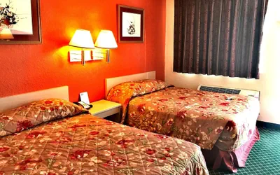 Photo 3 - QC Stay Inn