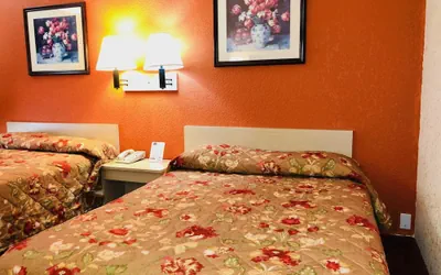 Photo 5 - QC Stay Inn