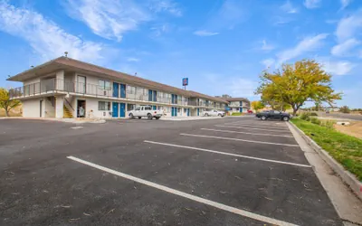 Photo 2 - Motel 6 Elko, NV