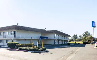 Photo 2 - Motel 6 Oroville, CA
