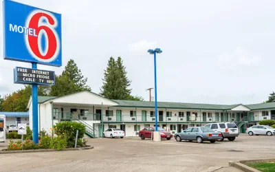 Photo 2 - Motel 6 Albany, OR