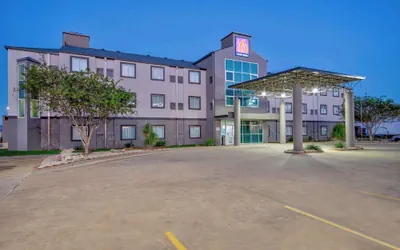 Photo 2 - Motel 6 Harlingen, TX