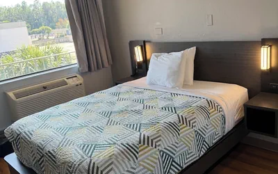 Photo 5 - Motel 6 Gulfport, MS – Airport
