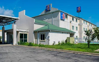 Photo 2 - Motel 6 Seymour, IN - North