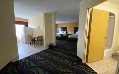 Photo 5 - Days Inn & Suites by Wyndham Augusta Near Fort Eisenhower
