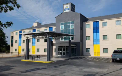 Days Inn & Suites by Wyndham Augusta Near Fort Eisenhower