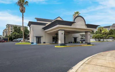 Photo 2 - Quality Inn Tallahassee near University