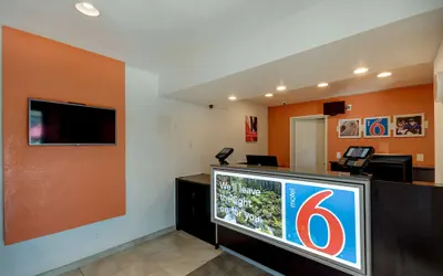 Photo 4 - Motel 6 Bellingham, WA