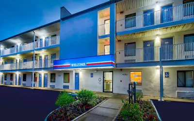 Photo 2 - Motel 6 Warren, MI - Detroit East