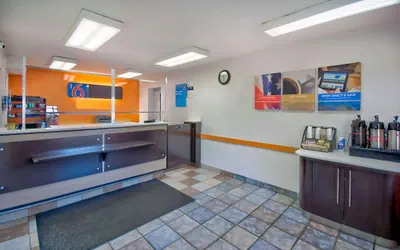 Photo 3 - Motel 6 Warren, MI - Detroit East