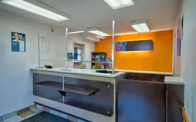 Photo 4 - Motel 6 Warren, MI - Detroit East