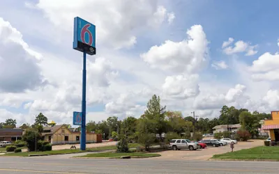 Photo 2 - Motel 6 Lufkin, TX