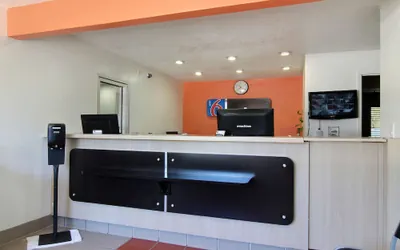 Photo 3 - Motel 6 Carlsbad, NM