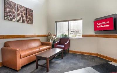 Photo 4 - Red Roof Inn Greencastle South – Cloverdale