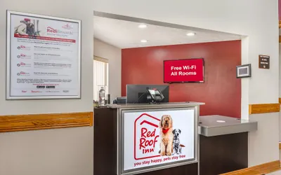 Photo 3 - Red Roof Inn Greencastle South – Cloverdale