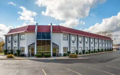 Photo 2 - Red Roof Inn Greencastle South – Cloverdale