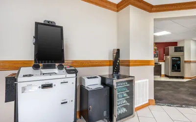 Photo 5 - Red Roof Inn Greencastle South – Cloverdale