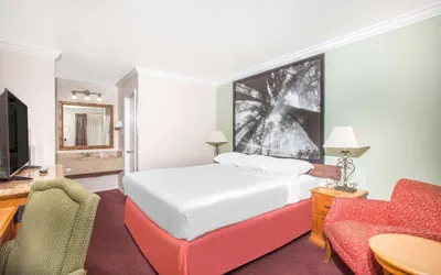 Photo 5 - Upper Lake Inn and Suites