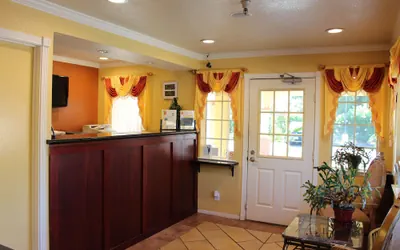 Photo 2 - Upper Lake Inn and Suites