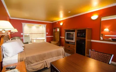 Photo 4 - Sunset Inn