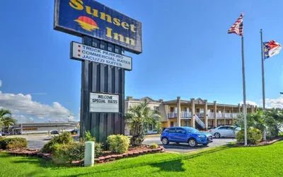 Photo 2 - Sunset Inn