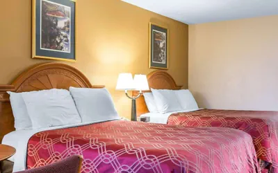 Photo 5 - Econo Lodge Dalton West