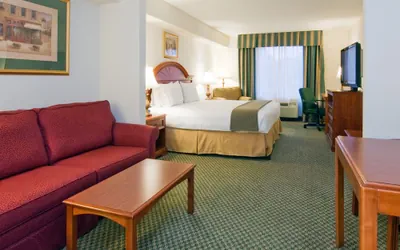 Photo 5 - Holiday Inn Express Hotel & Suites Emporia by IHG