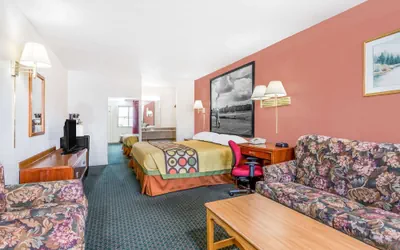 Photo 5 - Super 8 by Wyndham Santee/I-95