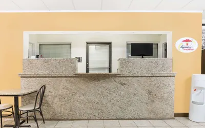 Photo 3 - Super 8 by Wyndham Santee/I-95