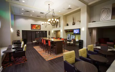 Photo 3 - Hampton Inn & Suites Valdosta/Conference Center