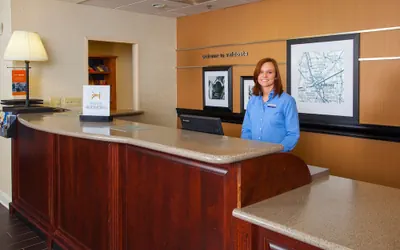 Photo 5 - Hampton Inn & Suites Valdosta/Conference Center