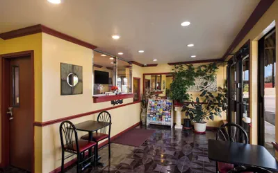 Photo 4 - Americas Best Value Inn Buda Austin S