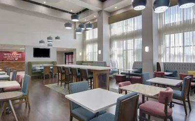 Photo 5 - Hampton Inn Fayetteville