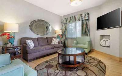 Photo 4 - Best Western Plus Oceanside Palms