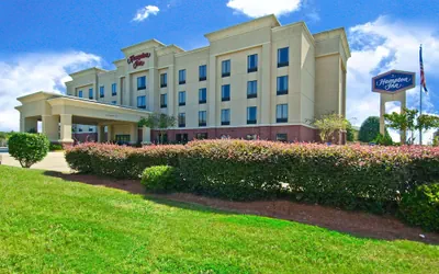 Photo 2 - Hampton Inn Canton
