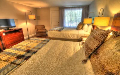 Photo 4 - River Edge Inn