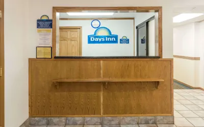 Photo 3 - Days Inn by Wyndham Stoughton WI.