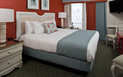 Photo 4 - Surfside Hotel and Suites