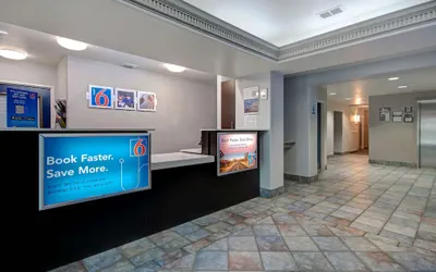 Photo 3 - Motel 6 Pharr, TX