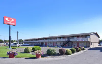 Photo 2 - Econo Lodge Kennewick Tri-Cities
